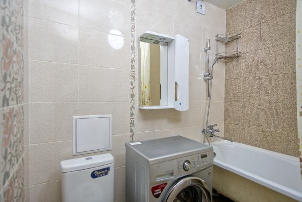 Двухкомнатная квартира с мебелью, техникой и большой лоджией — фото 2